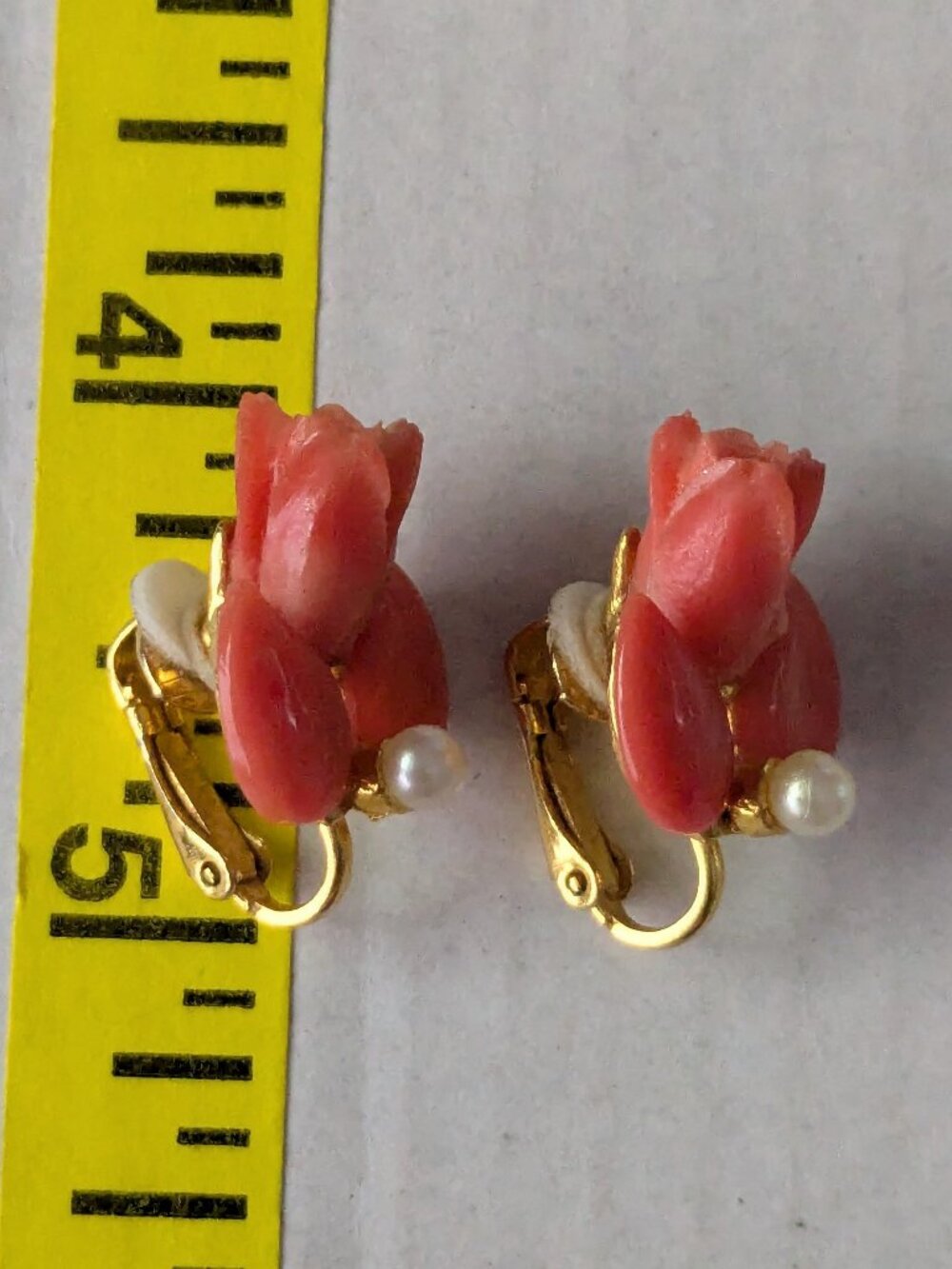 Vintage Carved Coral Tulips Leaves Faux Pearl Gold Tone Clip On Earrings